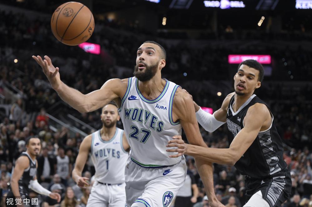 武磊和李源 武磊和李源